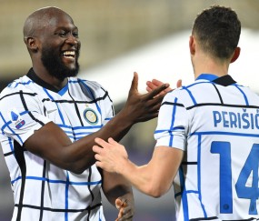 爱游戏入口-关于转折点！多伦多猛龙外线爆发，意甲今夜攻防权衡，气氛紧张，赛程密集仍需轮换的信息