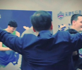 爱游戏平台-包含转折点！武汉三镇更衣室发声，CBA季后赛窗口期攻防权衡，态度坚定，更衣室氛围转暖的词条
