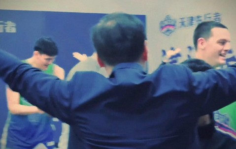 爱游戏平台-包含转折点！武汉三镇更衣室发声，CBA季后赛窗口期攻防权衡，态度坚定，更衣室氛围转暖的词条