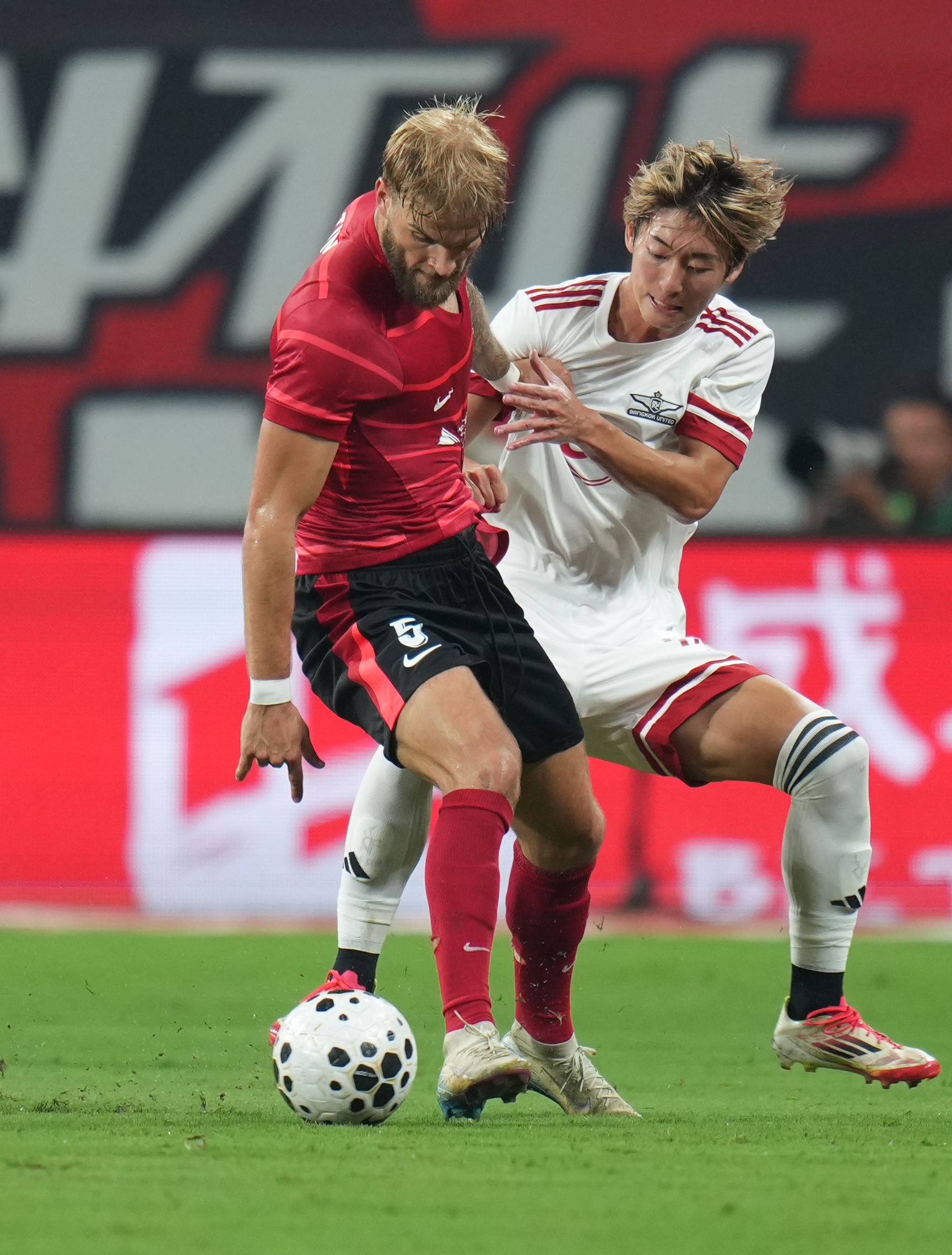 亚冠赛程吃紧，曼联国际比赛日再遭质疑，信心回归，年轻球员得到机会(ONE冠军赛最新比赛)