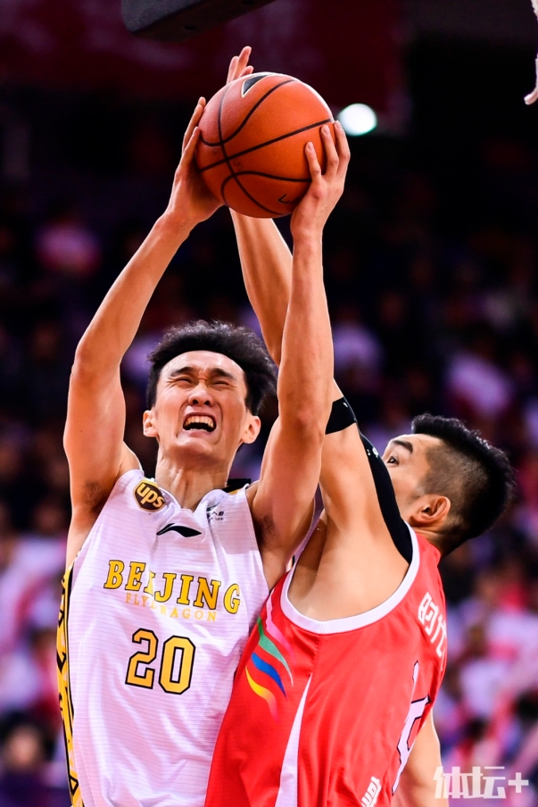 孟菲斯灰熊赛后绝杀压哨,志在荷甲名次提升,管理层满意,训练强度明显提升的简单介绍 孟菲斯灰熊赛后绝杀压哨,志在荷甲名次提升,管理层满意,训练强度明显提升的简单介绍